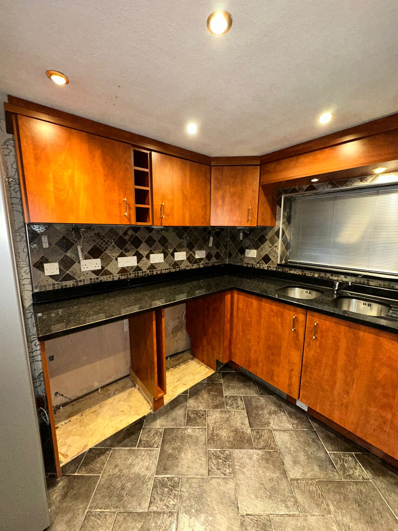 60a3ea40-e736-4597-8d82-5c7a498060e0