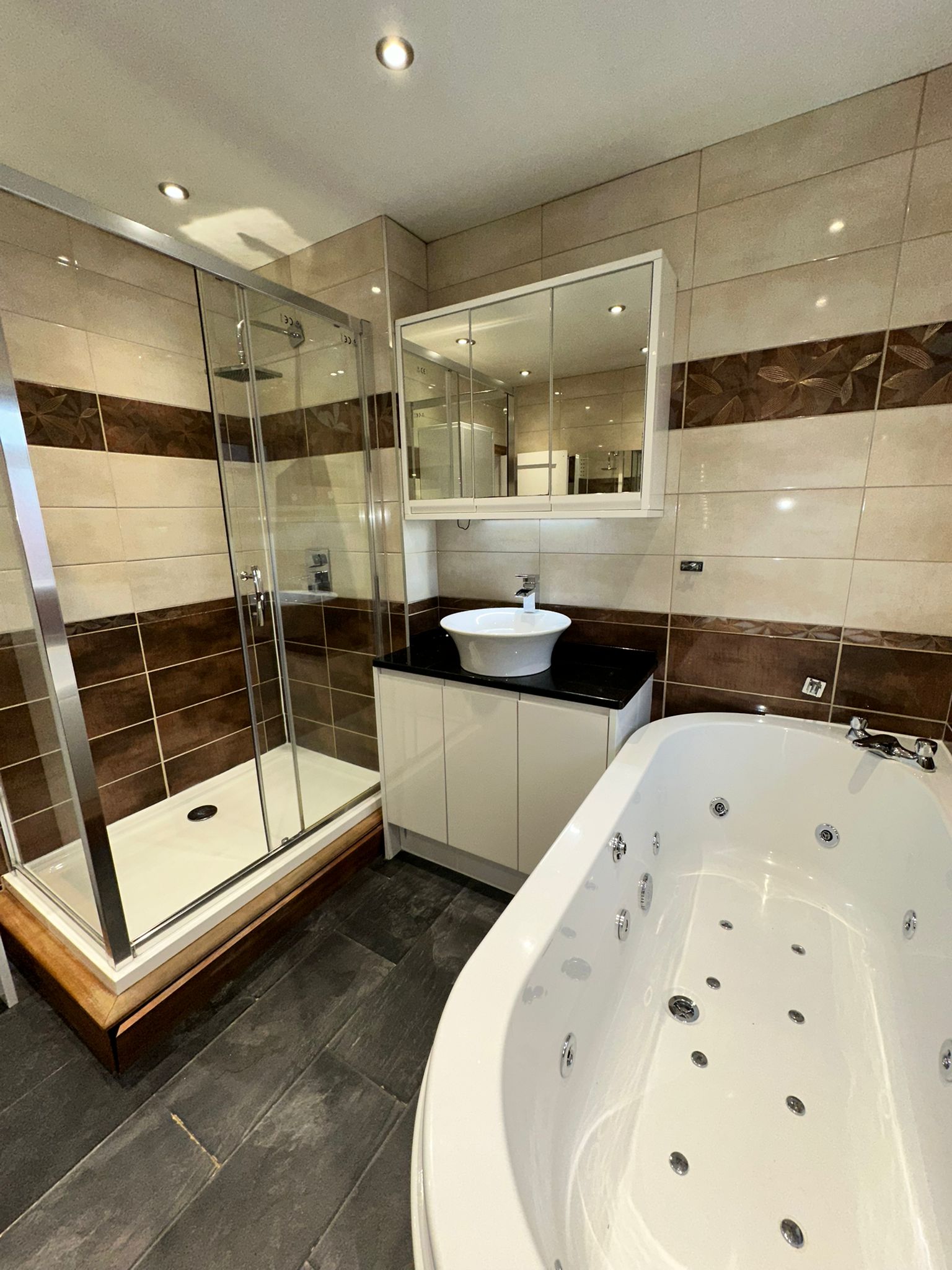 H739edd16-927e-412c-994d-62c98cb299b6